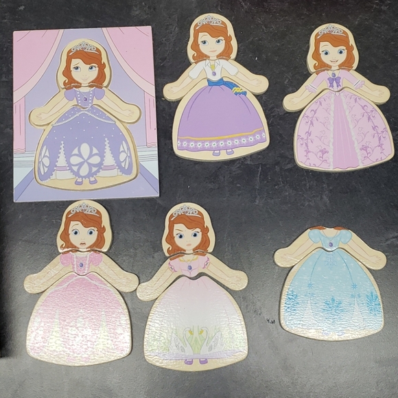 2 Melissa and Doug dress up sets - Picture 2 of 4